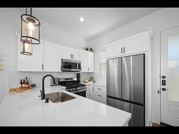 3rd image of 2450 E Encanto Paseo