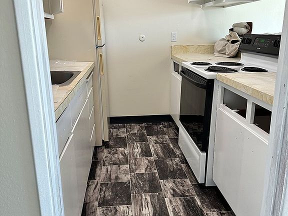 3rd image of 521 Kains Ave APT 8