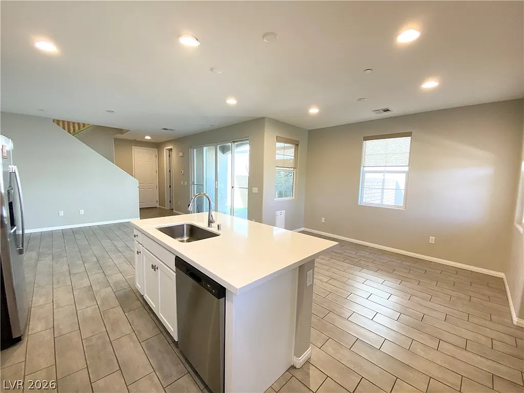 3 bed, 2.5 bath, 1503 sqft, $2,000 — Photo 4