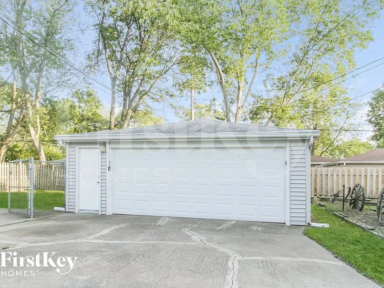 454 Springfield St — Photo 14