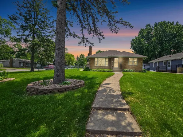 1014 Roma Ave, Roseville, MN 55113