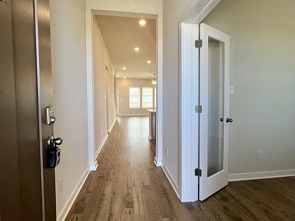 3rd image of 14438 Inspiration Point