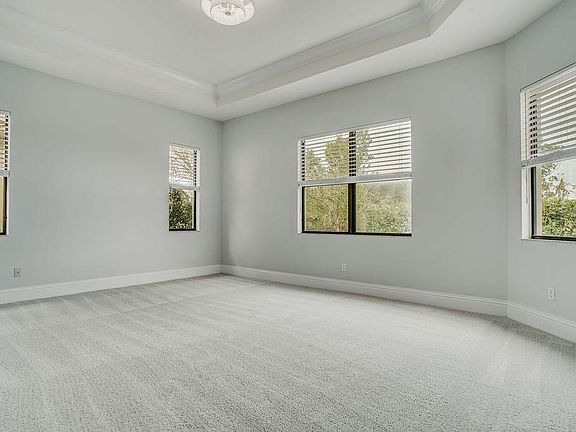 5th image of 170 SE Calmo Cir