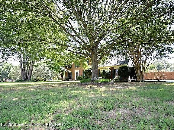 2nd image of 8925 Deer Creek Ln