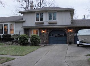 613 Woodbury Dr, North Tonawanda, NY 14120