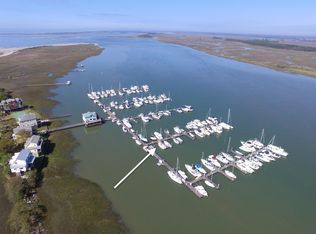 67 10th St W #D-26, Folly Beach, SC 29439