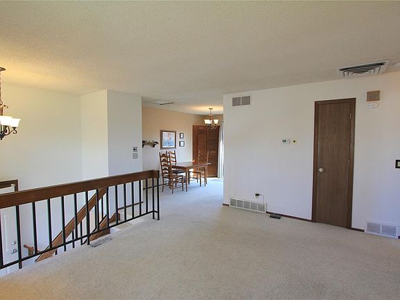 5th image of 10722 Birch Ct