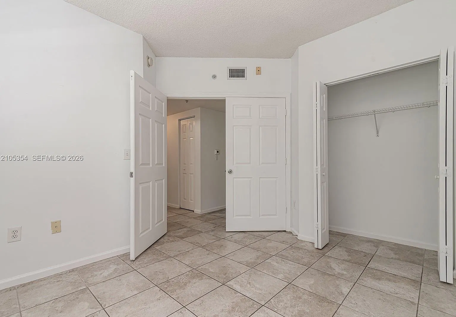 17125 N Bay Rd — Photo 3