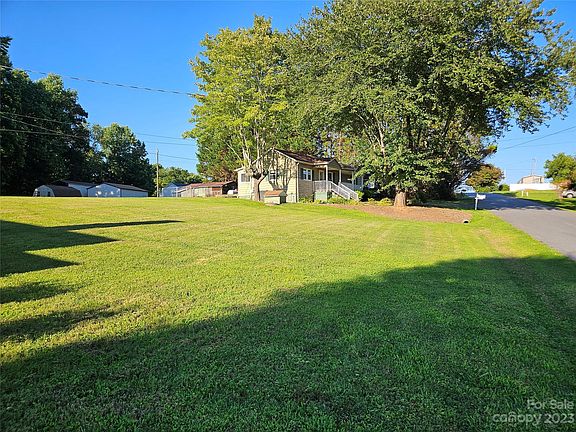 3rd image of 106 Cross Memorial Ave