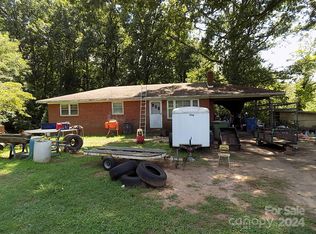 405 Sherwood Dr, Bessemer City, NC 28016
