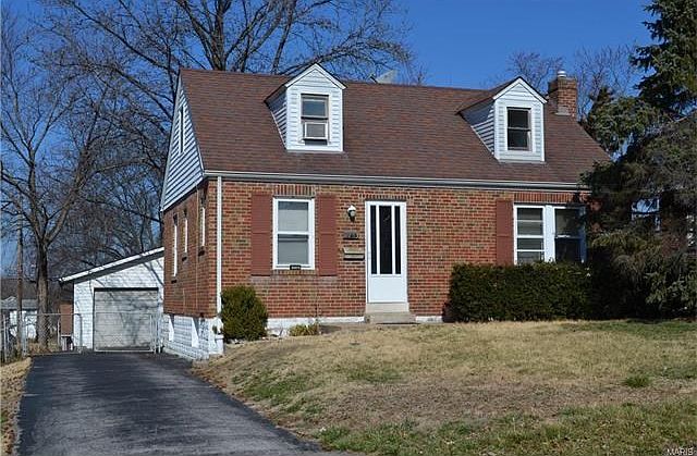 Front view of 2733 Granda Dr.