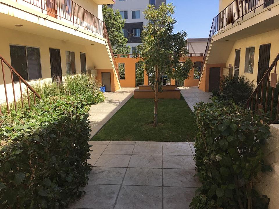 1st image of 11919 Courtleigh Dr APT 3