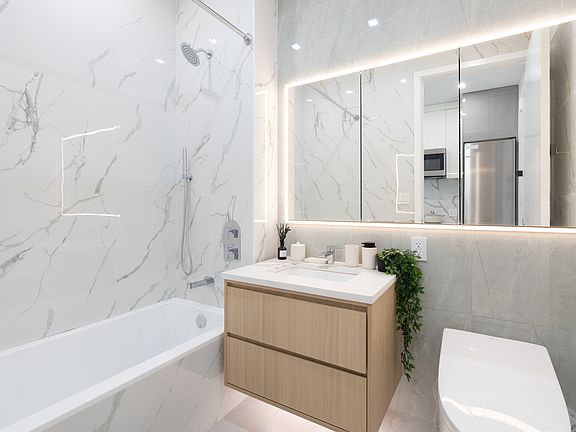 5th image of 4519 Davis St #14I