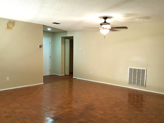 3rd image of 1131 Breeze Dr