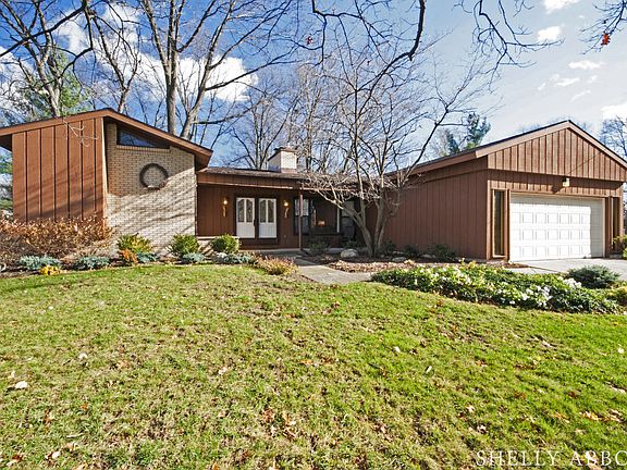 2nd image of 5420 Brookwood Dr SE