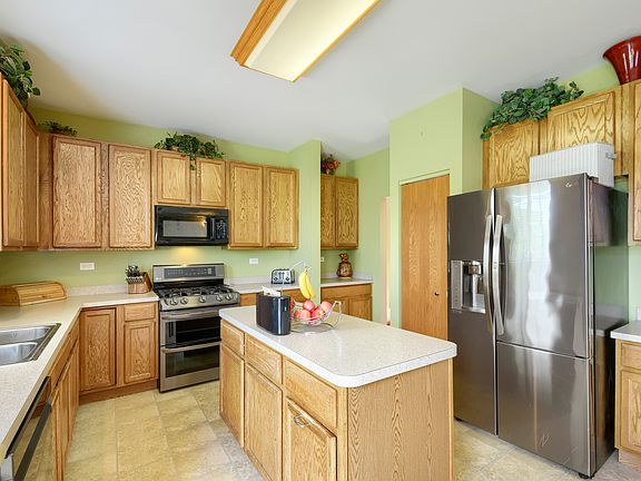 4th image of 908 Angelica Cir