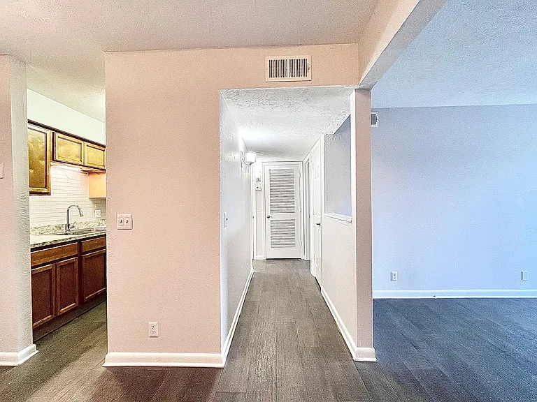 Chase Cove Apartments — Photo 82
