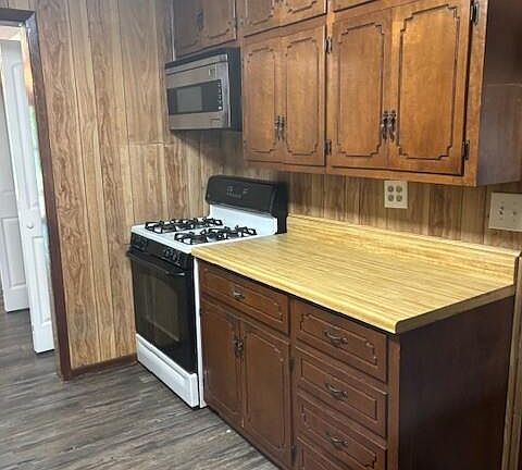 5th image of 501 Center St #501
