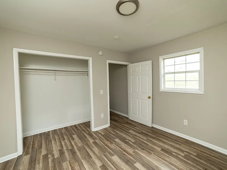 516 Waycross Dr — Photo 6