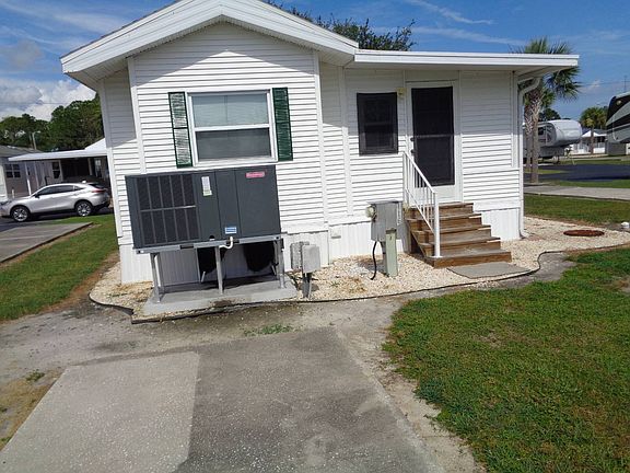 4th image of 11539 Vernon Ave