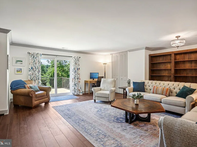 323 Penwyllt Ct — Photo 8