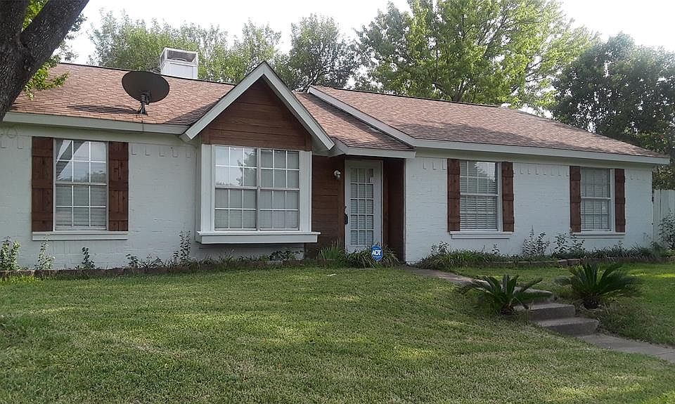 1st image of 1308 Ross Ln