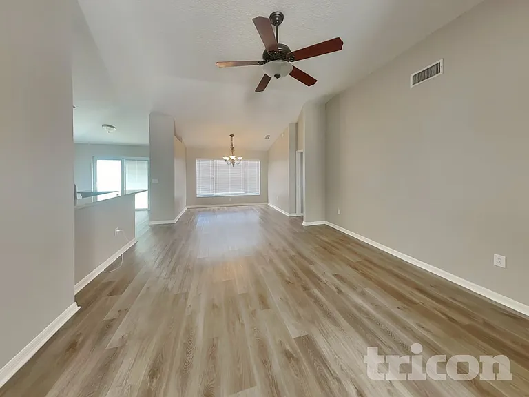 29250 Yarrow Dr — Photo 3
