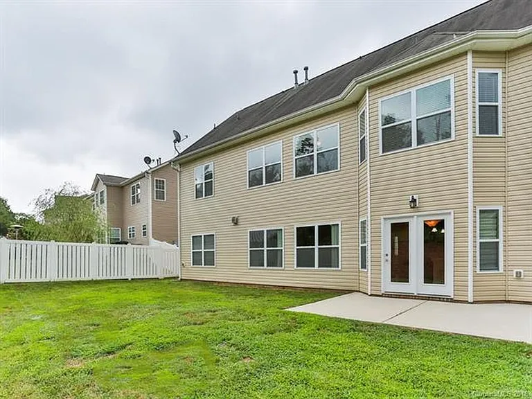 9716 Ravenscroft Ln NW — Photo 22