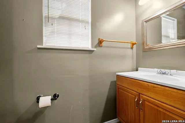 2402 Lake Louise Dr — Photo 17