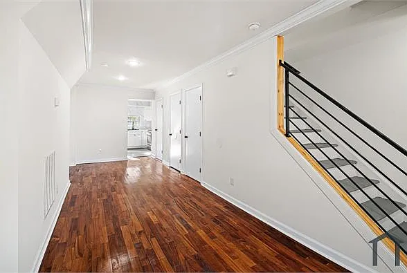4304 Aspen St — Photo 2