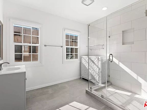 3rd image of 1235 S Tremaine Ave #1235