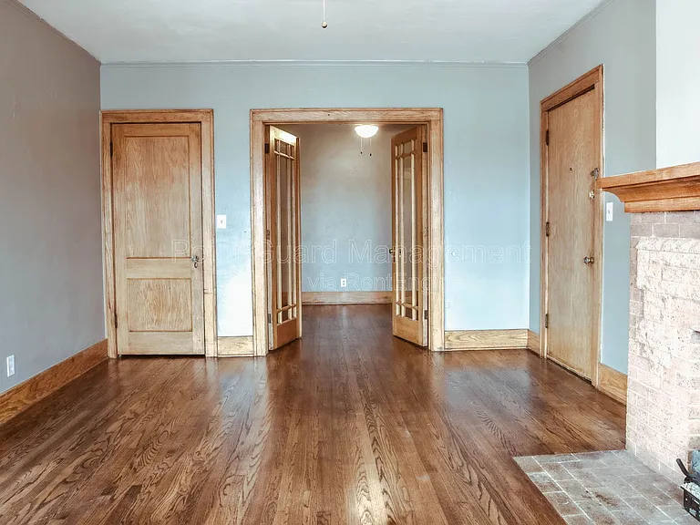 1318 N Robinson Ave — Photo 38