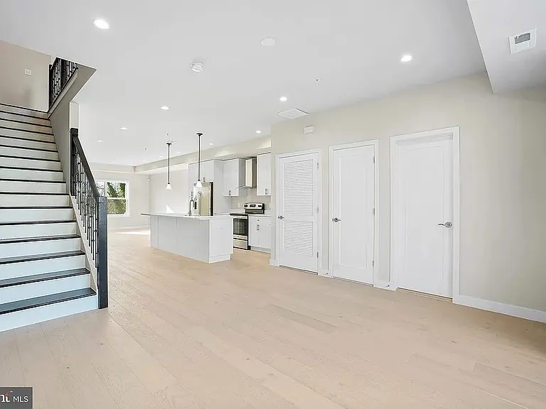 2520 Elvans Rd SE — Photo 21