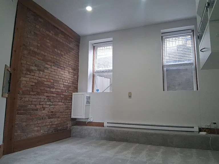 533 Milton St #1 — Photo 12
