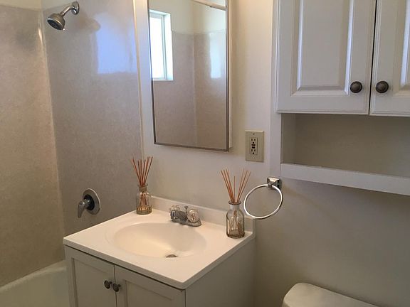 3rd image of 518 Parker Dr APT 4