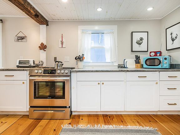 4th image of 19 River Street