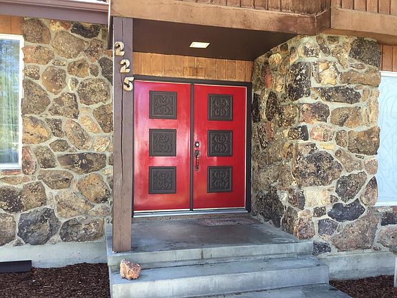 2nd image of 225 7th Ave N