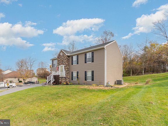 3rd image of 165 Quail Dr