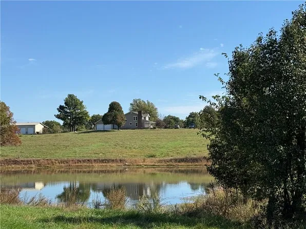 12014 214th St, Linwood, KS 66052