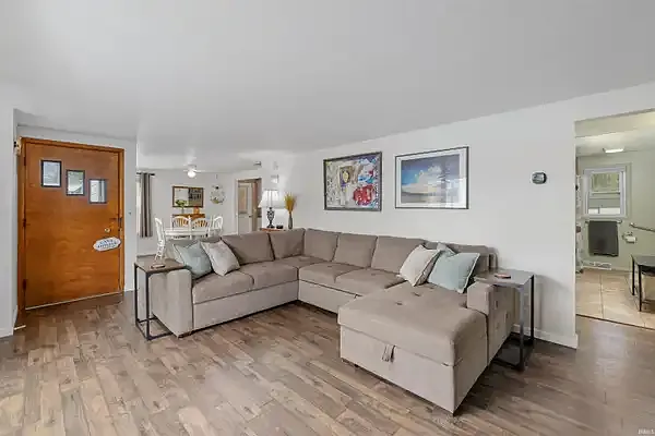 3955 W Shady Side Rd — Photo 2