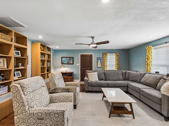 5th image of 12747 Burson Dr