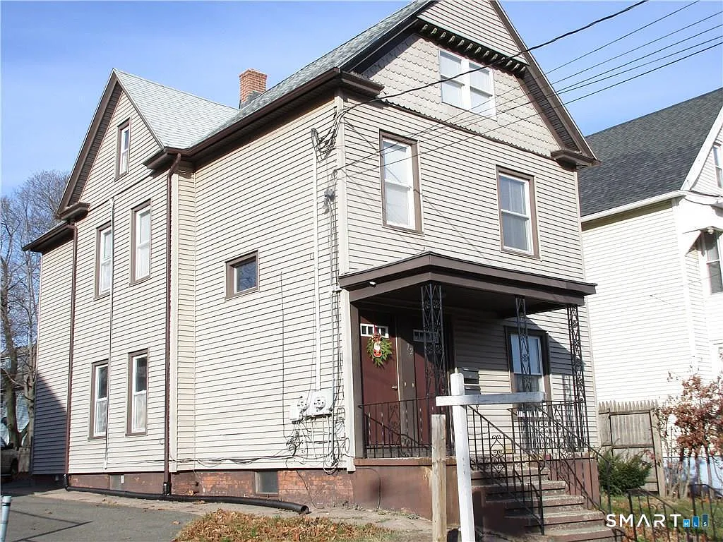 4 bed, 1.0 bath, 1892 sqft, $2,450 — Photo 1