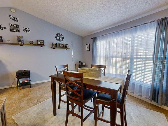 5th image of 920 Millenbeck Ave