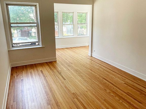 4th image of 2540 N Lawndale Ave #1W