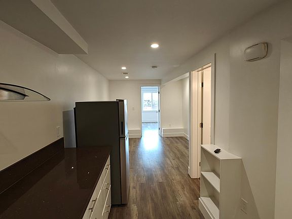 4th image of 1666 41st Ave