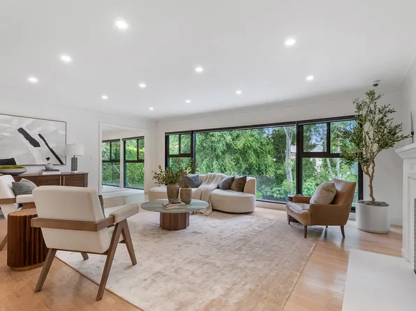 11346 Thurston Pl, Los Angeles, CA 90049