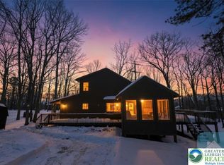 103 Ashley Ct, Bushkill, PA 18324