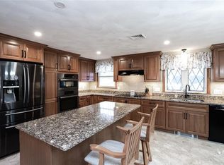 34 High Ridge Dr, Cumberland, RI 02864