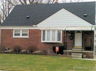 826 Grant Ave, Clawson, MI 48017