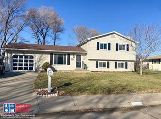 544 Johnson Dr, Grand Island, NE 68803